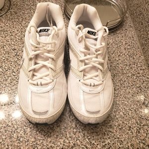 Womens Nike shox white size 10